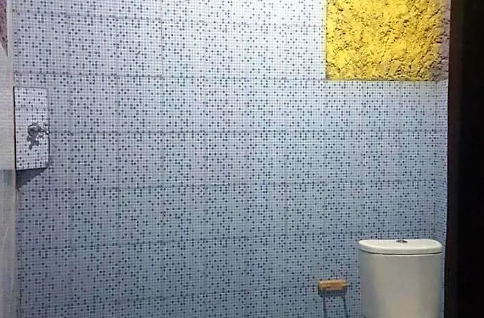 Hostel Uma *